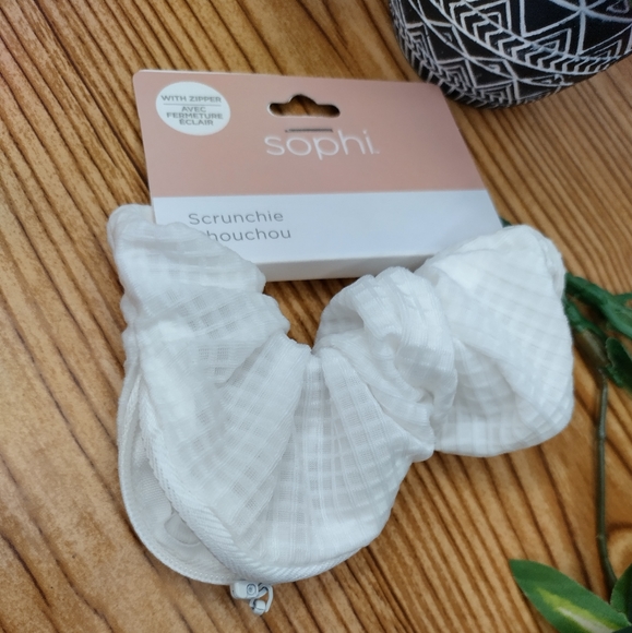 White Hair Scrunchie With Zipper By Sophie - Picture 5 of 6